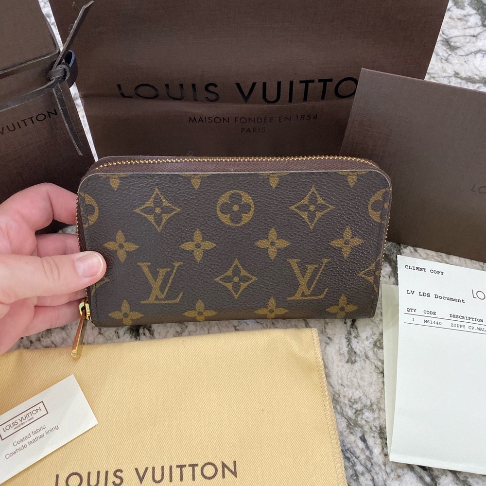 Louis Vuitton Zippy Wallet